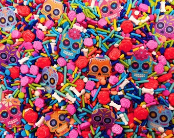 Sugar Skulls - Edible Dia De Los Muertos Sprinkle Mix (w/ wafer skulls) for Cakes Cupcakes Cookies Baby Wedding Birthday Party Decorations