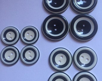 5 10 20 BLACK WHITE 22mm 26mm 31mm Wide Beautiful Buttons for Sewing Craft Cards Coat Shirt Jacket