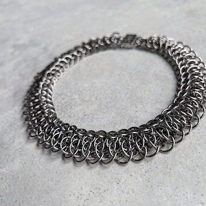 Stainless Steel Chainmail Choker Necklace in Silver Color with Vipera Scale Pattern