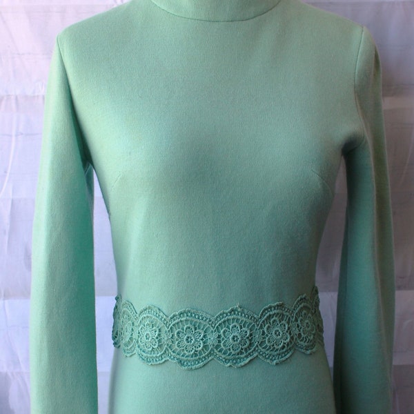 60's Vintage Mod Dress from Bleeker Street Mint Green Long Sleeves Waist Accentuated Band Collar Size Small-Medium