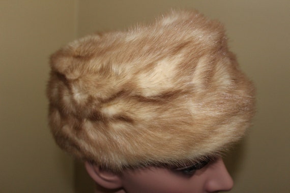 Vintage 60's Blonde Mink Cloche Style Hat - Nan D… - image 4