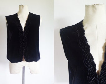 REAL 80s Black Velvet Woman Vest Scallop trim, Embellishment velvet top, Deep Armhole, Open Waistcoat, Applique, Western, One size fit most