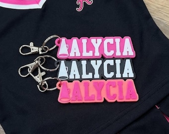 Porte-clés personnalisé imprimé en 3D - Porte-clés Cheer - Cadeaux d'équipe Cheer - Porte-clés de pom-pom girl Cadeaux de sport Porte-clés personnalisé étiquette de sac CHEERLEADER HORN