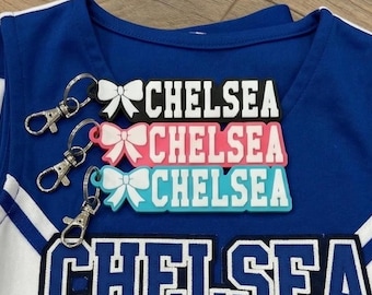 Porte-clés personnalisé imprimé en 3D - Porte-clés Cheer - Cadeaux d'équipe Cheer - Porte-clés de pom-pom girl Cadeaux de sport Porte-clés personnalisé étiquette de sac BOW