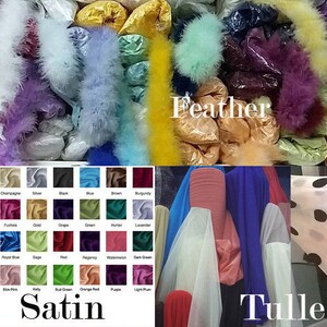 Op de afbeelding: Een selectie stoffen, waaronder satijn, tule en veren, wordt getoond in een kleurenkaart. De kaart toont een breed scala aan kleuren, waaronder wit, ivoor, roze, champagne, zilver, zwart, blauw, bruin, bordeauxrood, chocolade, donkerblauw, narcissen, fuchsia, goud, druif, groen, jagergroen, lavendel, lichtblauw, lila, oranje, koninklijkblauw, salie, rood, regency, watermeloen, donkergroen, mint, ijsblauw, parelroze, leisteen, kellygroen, stierenrood, oranje, paars, lichtpaars, donkerblauw, roestbruin en donkerbruin.