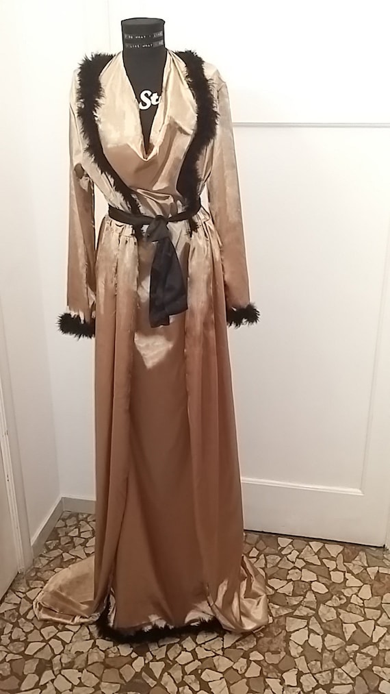 Light Silk Robes | von Yhlen