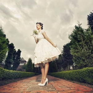 Ivoor thee lengte Full Circle Vintage Inspired aangepaste gemaakte Bruidsjapon Plus Size kant trouwjurk