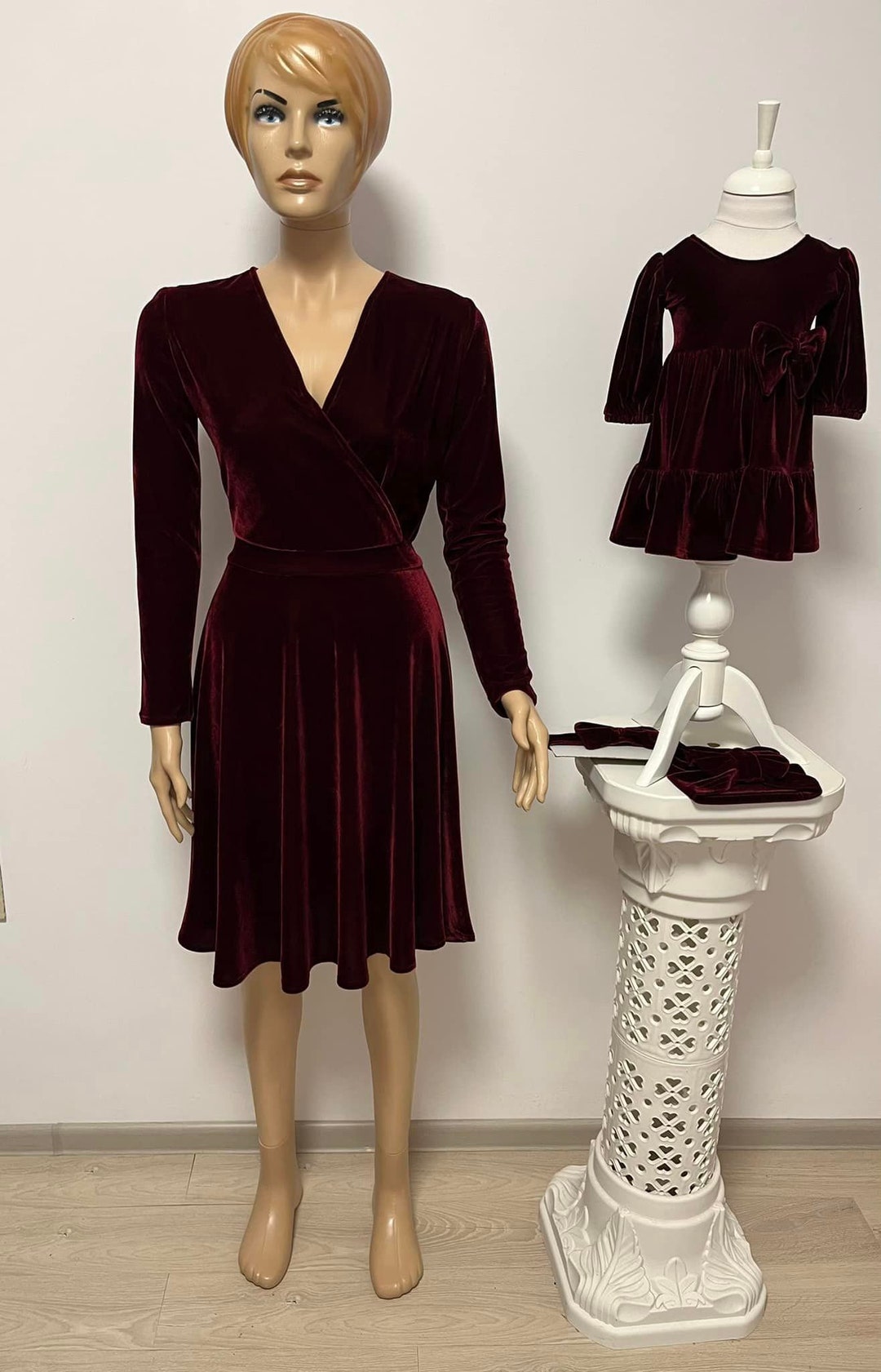 Burgundy Long Sleeve Mother Daughter Matching Formal Dress MGD019