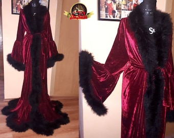 Eleganter dunkelroter Samtmantel dunkelrot – Luxus-Brautkleid, Boudoir, Vintage Hollywood, Vintage Hollywood, Vintage Hollywood, Vintage Hollywood, Vintage, Vintage Hollywood, Vintage Hollywood, Vintage Hollywood, Vintage Hollywood, Vintage Hollywood