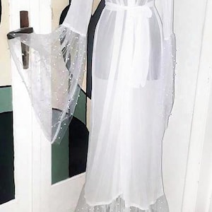 Robe de mariée élégante en perles blanches, robe romantique blanche, robe de soirée de préparation, , , エレガント花嫁