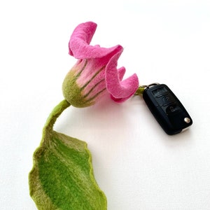 Key fob, bag charm with flowe felted by hand Pink