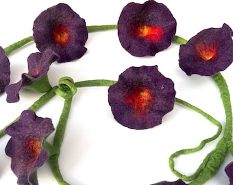 Hand-felted garland with blackberry-colored flowers, enchanting decoration for the window or the home