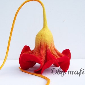 Red flowers, felt flowers, window decorations, felt, window decoration, felt flower, hanging flowers, felt bouquet, red flower, red flowers
