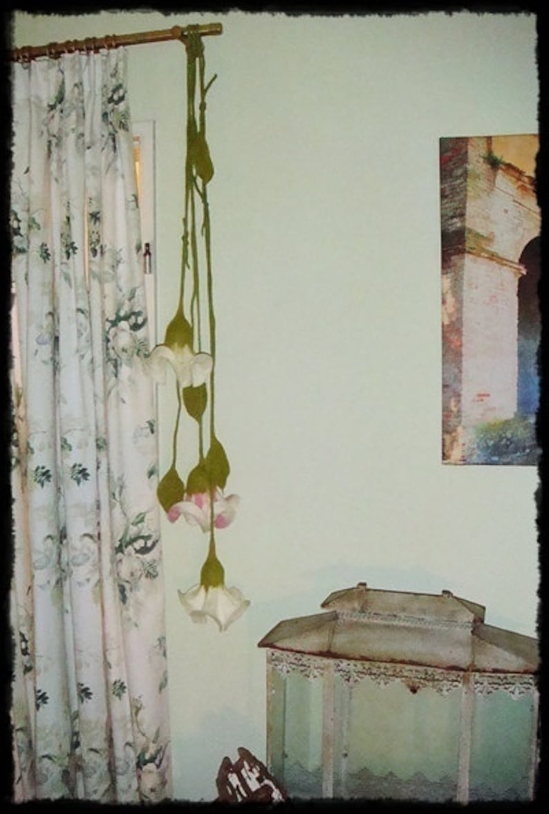 Elegant long garland in khaki, hand-felted with many lime green leaves, decoration for the home image 4