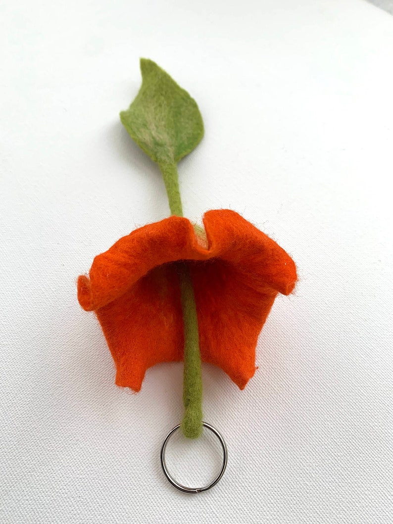 Key fob, bag charm with flowe felted by hand image 4