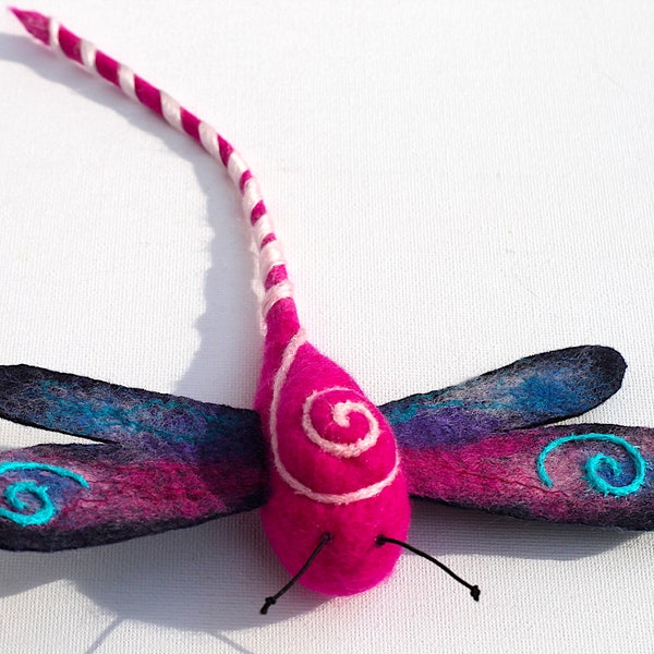 Dragonfly, felted dragonfly in berry shad to tinker with the school bag or as an application