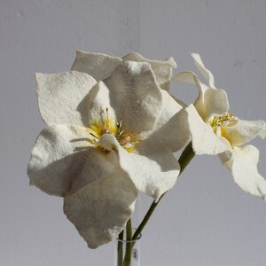 3 very fine white long lilies with silk felted for the apartment image 5