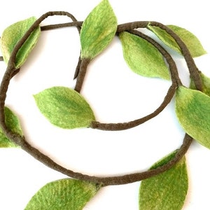 Elegant long garland in khaki, hand-felted with many lime green leaves, decoration for the home image 1