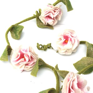 Handmade felted rose garland in different colours, decoration for the home, decoration for the wedding image 2