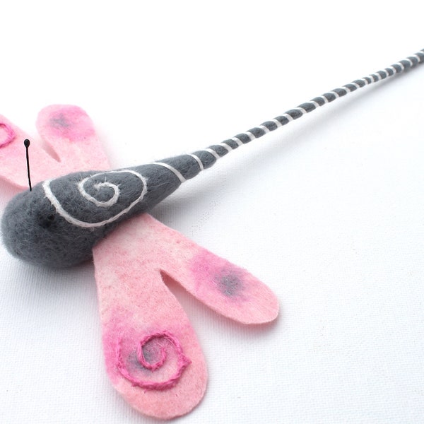 Dragonfly in pink and silver-grey and white, felted dragonfly to make for the school bag, for the children's room or as an appliqué