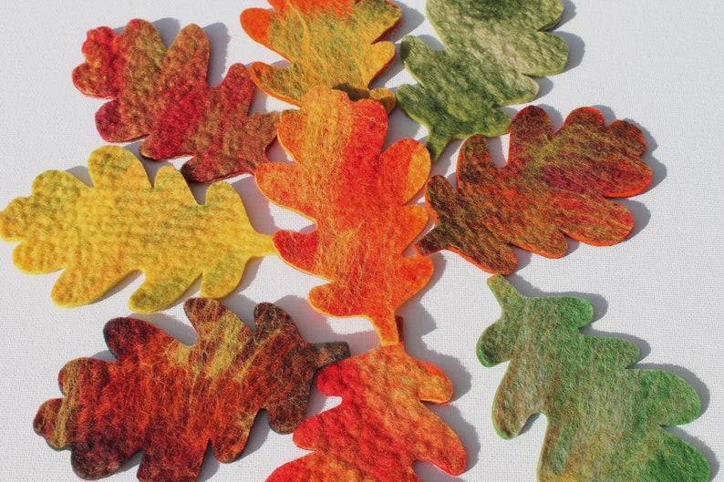 10 x Eichenblätter gefilzt in bunten Herbst Farben für den Jahreszeitentisch, Karnevalskostüm, Fasching oder zur Dekoration Bild 2
