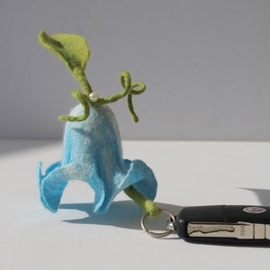 Key fob, bag charm with flowe felted by hand image 8