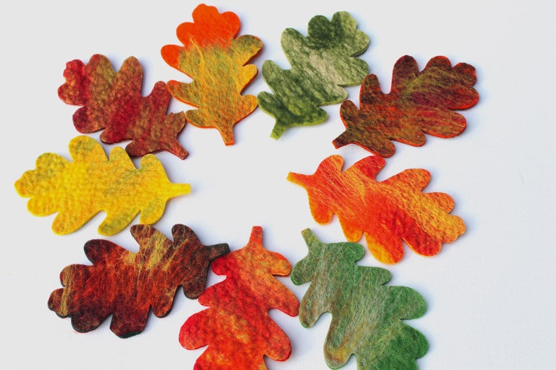 10 x Eichenblätter gefilzt in bunten Herbst Farben für den Jahreszeitentisch, Karnevalskostüm, Fasching oder zur Dekoration Bild 3