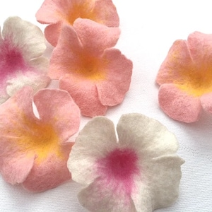 Set of 10 pastel flowers for crafting