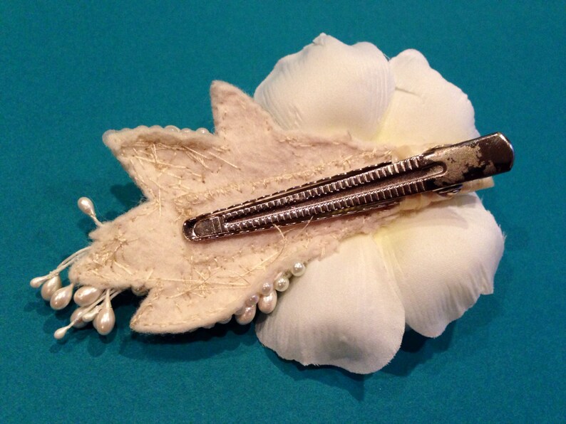 bridal hairpiece with large flower pearls /& rhinestones