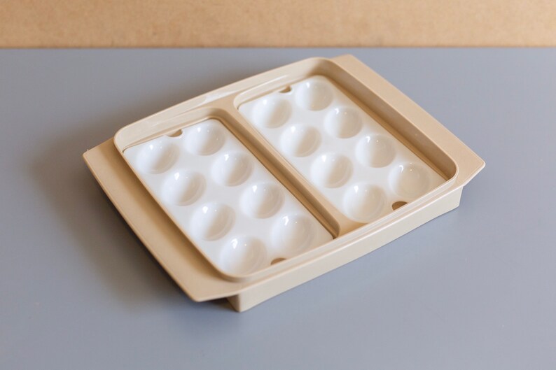 Vintage Tupperware Deviled Egg Keeper Kitchen Picnic Food Storage Tupperware Server