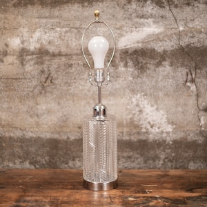 Lampada da tavolo in vetro di metà secolo: lampada Hollywood Regency in acciaio inossidabile