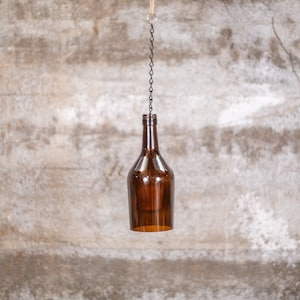 Vintage Weinflasche Votiv-Laterne: Hängender Kerzenhalter aus Glas