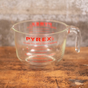 Pyrex 2-Quart, 8-Cup Measuring Bowl With Pour Spout #25