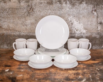 Vintage Corelle Winter Frost White 20-Piece Dinnerware Set