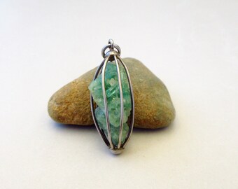 Vintage 1970s Raw Rough Green Crystal Bird Cage Wrapped Sterling Silver Pendant