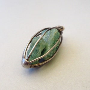 Vintage 1970s Raw Rough Green Crystal Bird Cage Wrapped Sterling Silver Pendant image 4