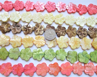16 flower shell bead - Shell Flat Bead 3mmx25mm - jewelry bead supplies - flower shell beads - flower daisy shell bead - shell bead supply