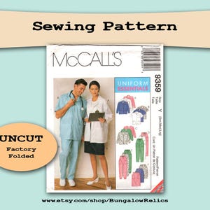 Peut inclure: Patron de couture McCall's non coupé pour un uniforme, taille Y (Petite, Moyenne, Grande), numéro de modèle 9359. Le patron comprend un manteau, un pantalon et un chemisier. Le patron est plié et prêt à être cousu.