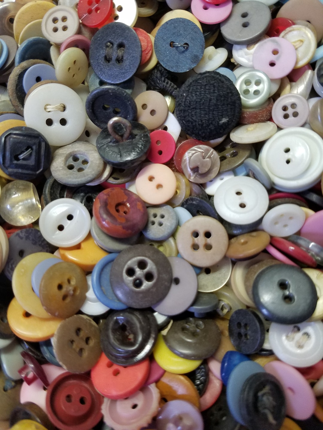 Vintage Button Mix Lots – 3 Oz of Mixed Buttons – Lots Will Vary ...