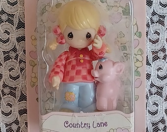 2002 Precious Moments Country Lane Play Along figurine