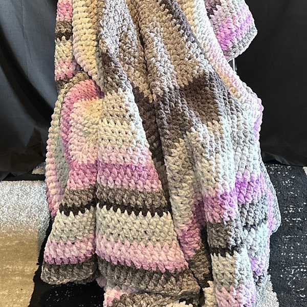 YzmaIV -  Crocheted Blanket
