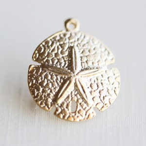 Vermeil Sand Dollar Charms 02 18k gold over sterling silver, nautical round pendant, beach themed, 18mm image 1