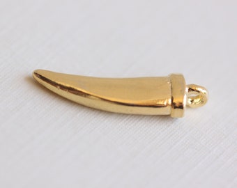 Horn Tusk Pendant - vermeil gold minimalist trendy sleek fashion horn