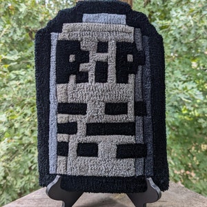 Small Pixel Grave Tombstone Tuft Rug