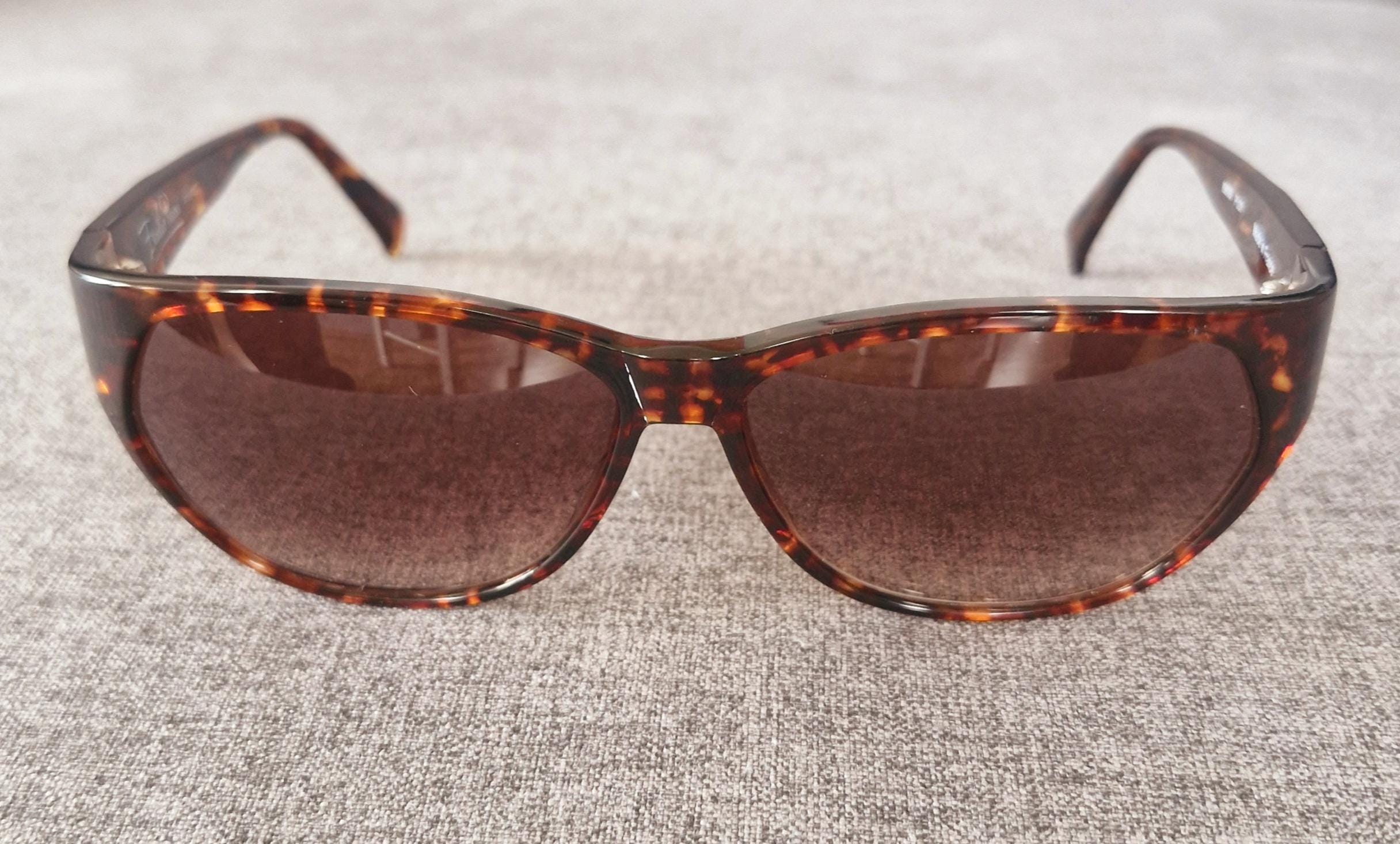 Vintage Brown Tortoiseshell D-frame Emilio Pucci Sunglasses  display picture 3