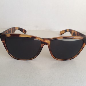 Vintage Brown Tortoiseshell Rectangular Frame Sunglasses