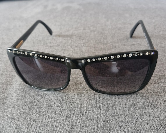 Emilio Pucci Black Frame Sunglasses with Dark Lenses Emilio Pucci EP0232 Sunglasses | Select Eyewear main image 3