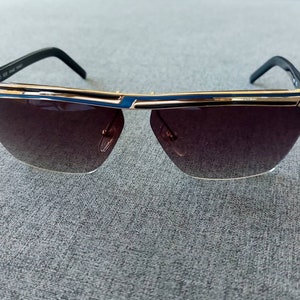 Óculos de sol vintage preto, azul royal e dourado hexagonal sem aro D-Frame Jacques Fath