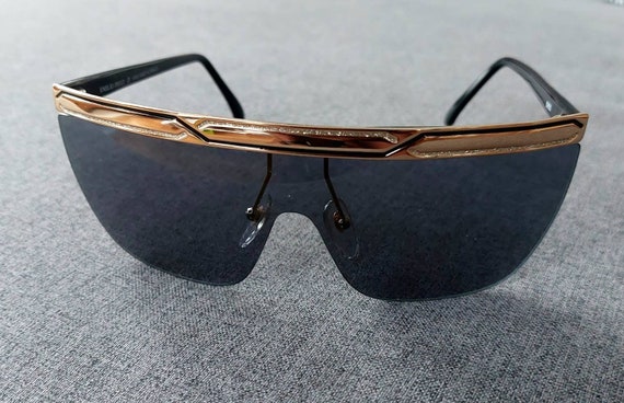 Emilio Pucci Black and Gold Sunglasses Emilio Pucci EP126 01N Black Gold Sunglasses Plastic Frame  main image 3