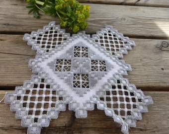 Swedish rare and beautiful hand embroidered doilie/ hardanger embroiderie / 7x7" / white and grey